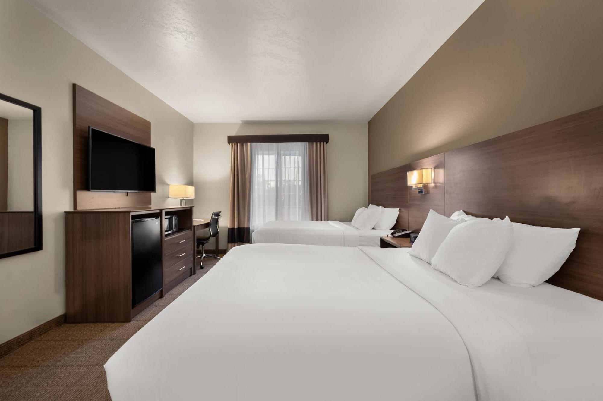Comfort Inn & Suites Fenton Экстерьер фото