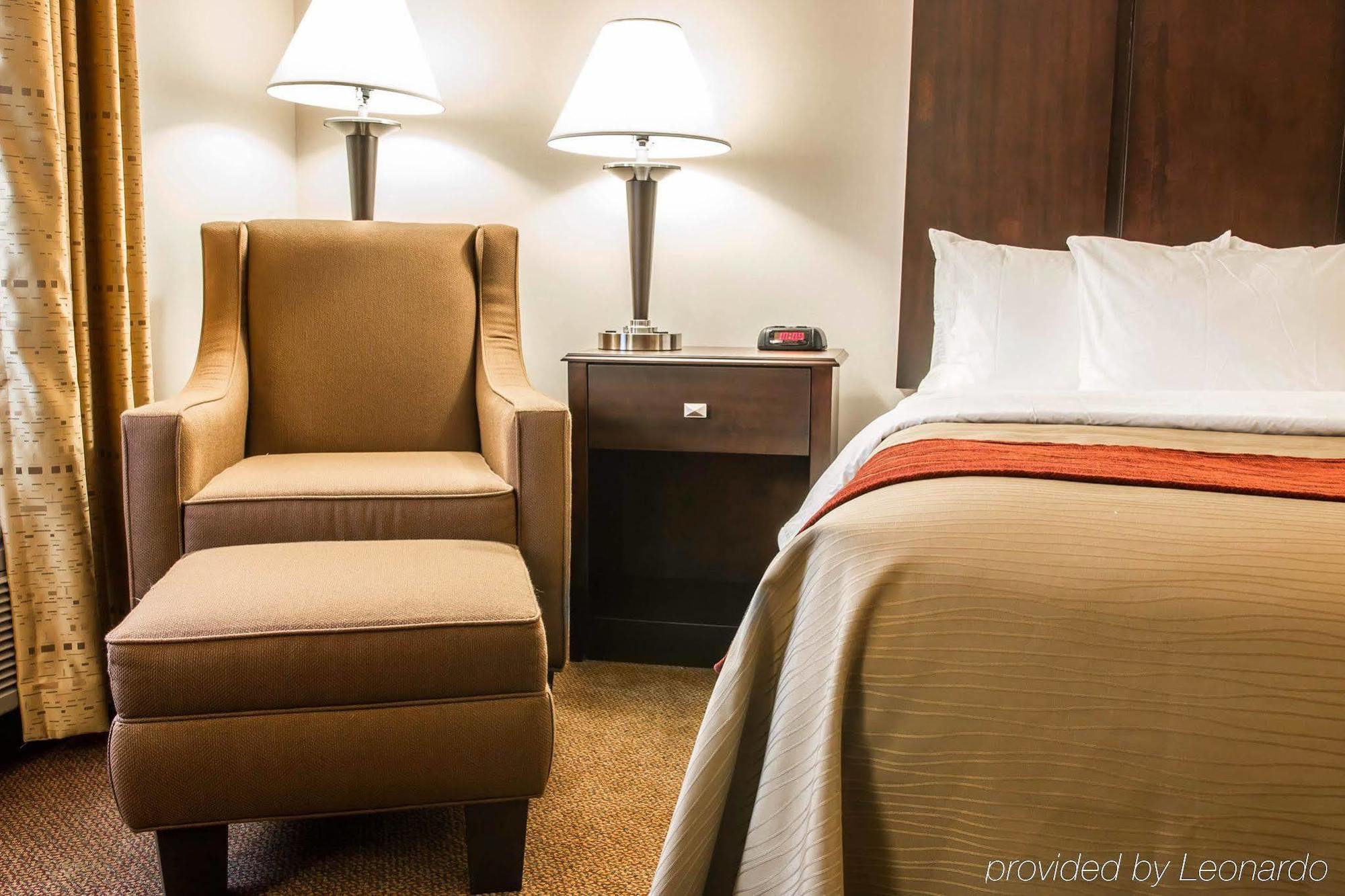 Comfort Inn & Suites Fenton Экстерьер фото