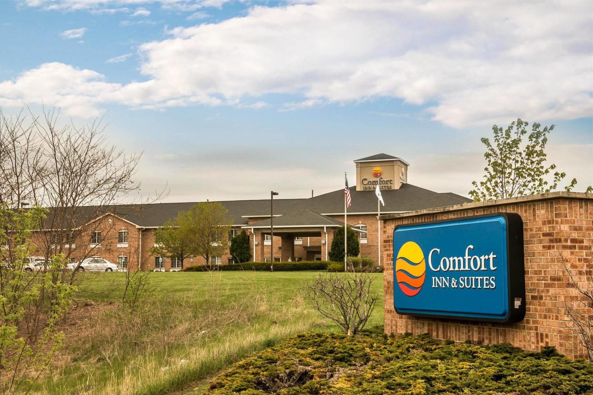 Comfort Inn & Suites Fenton Экстерьер фото